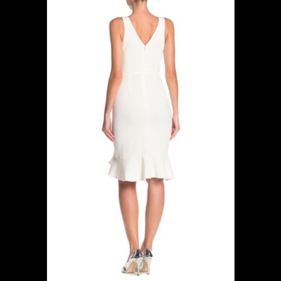 What a gorgeous dress - Picture 2 of 8